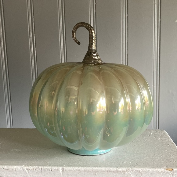 11”Handmade in India- LED Light Up- OMBRE Glass Decorative Pumpkin w/ Metal Stem - Picture 4 of 17